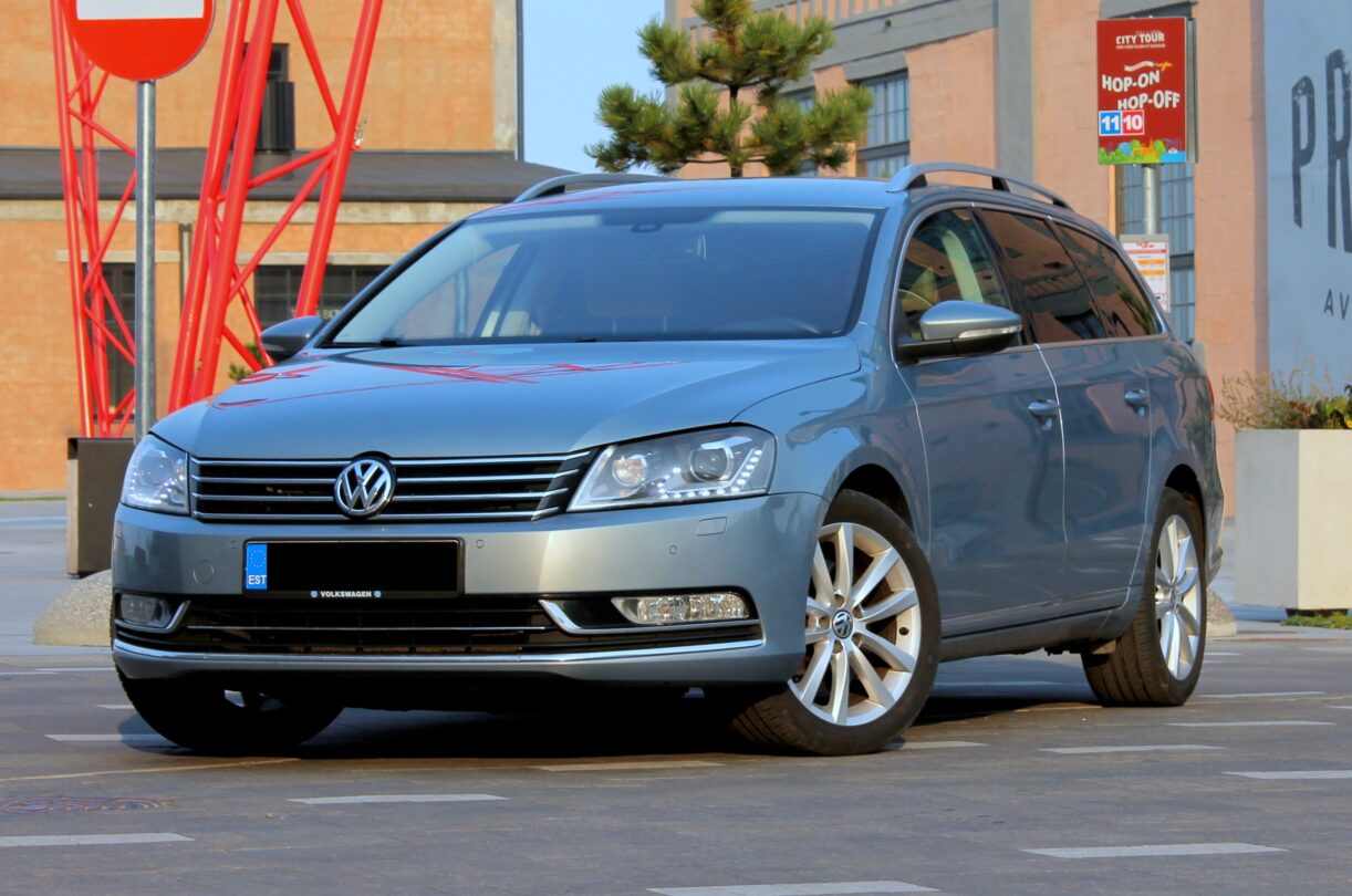 Volkswagen rendiauto helesinine 2013